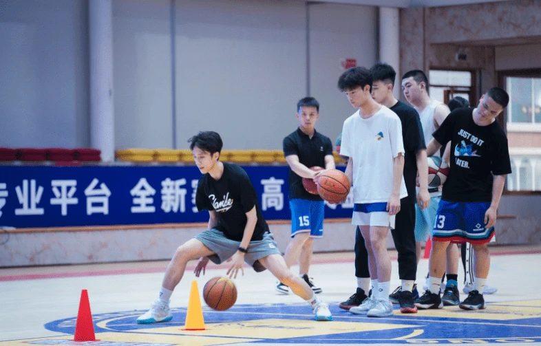 为什么智慧体育能帮助篮球教练更好地指导球员_0